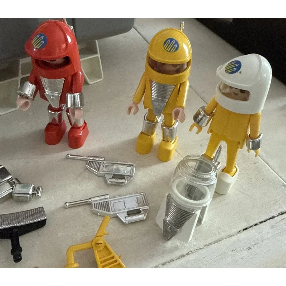 Playmobil 3536 ~ Space Station Astronauts Stun Guns Play Set Vintage Sputnik 80s